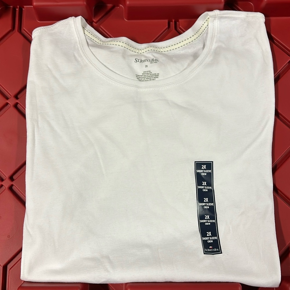 St. John’s Bay women’s short sleeved shirt